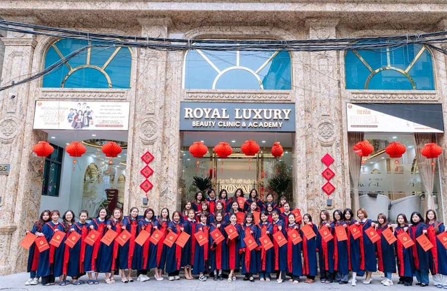 Học viện Thẩm mỹ Royal 