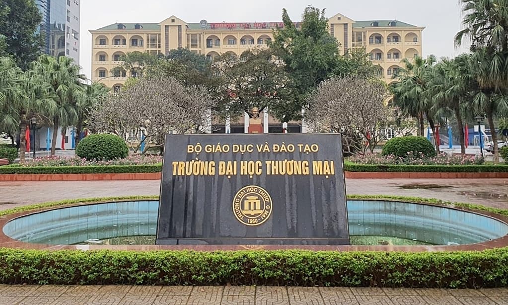 Trường Đại học Thương mại là top trường kinh tế Hà Nội uy tín