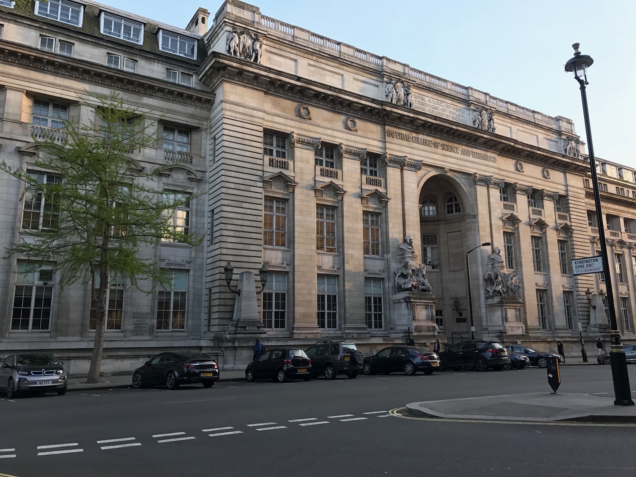 Imperial College London – Trung tâm nghiên cứu khoa học, công nghệ