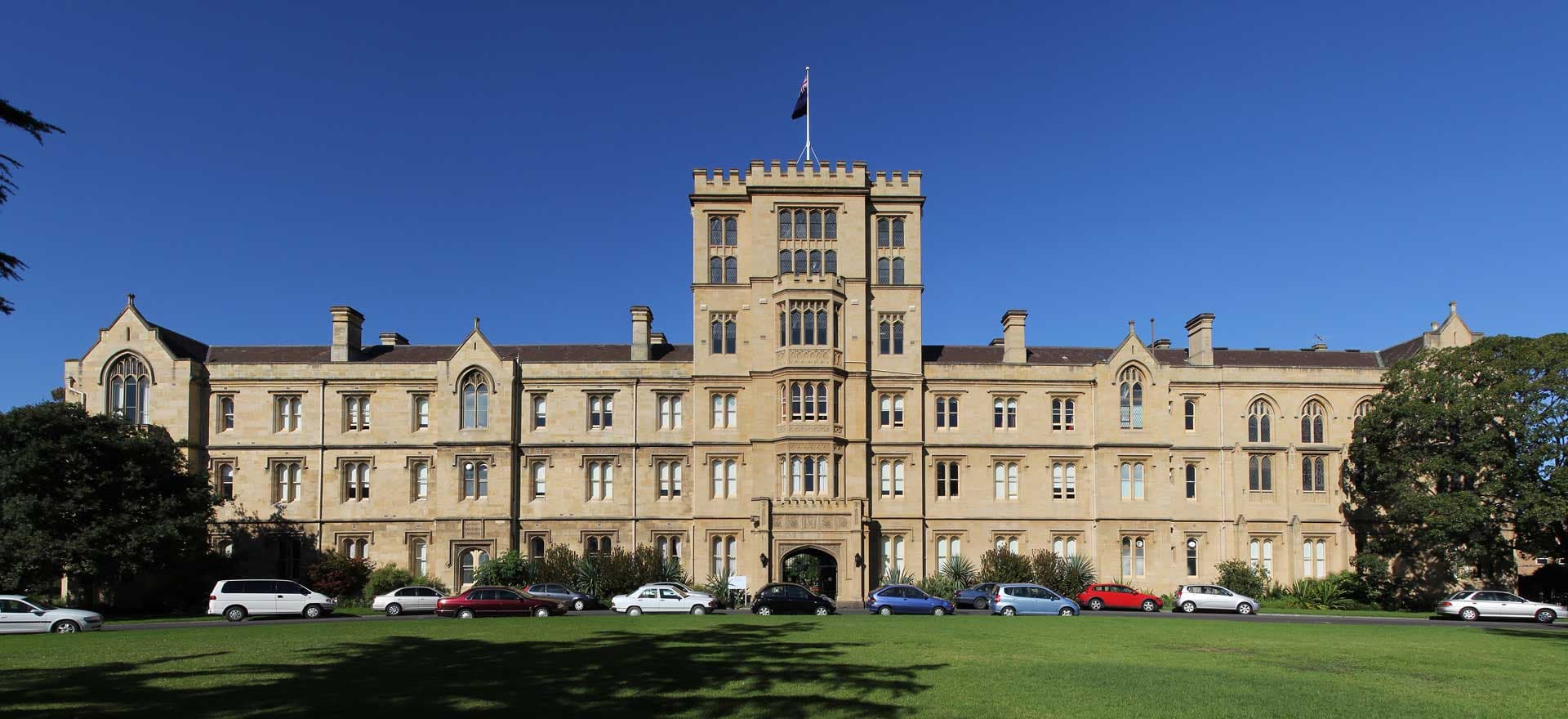 Đại học Melbourne (University of Melbourne)