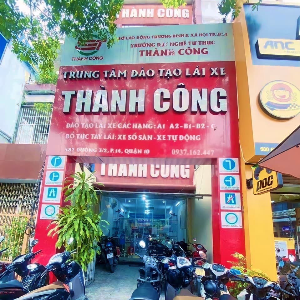 Trường dạy nghề lái xe Phương Đông